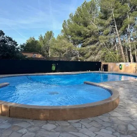 Beau Studio, Moderne, Au Calme Avec Piscine Et Parking Prive Dans Une Residence Arboree Sanary-sur-Mer Buitenkant foto