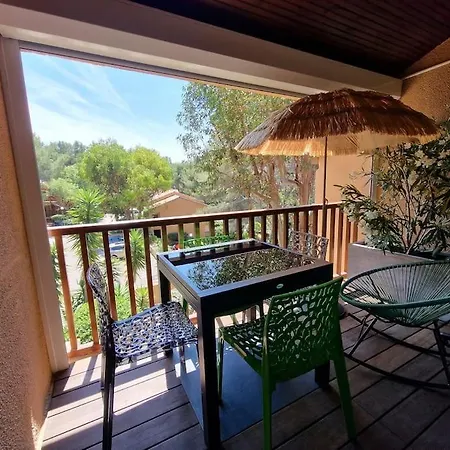 Beau Studio, Moderne, Au Calme Avec Piscine Et Parking Prive Dans Une Residence Arboree Sanary-sur-Mer Buitenkant foto