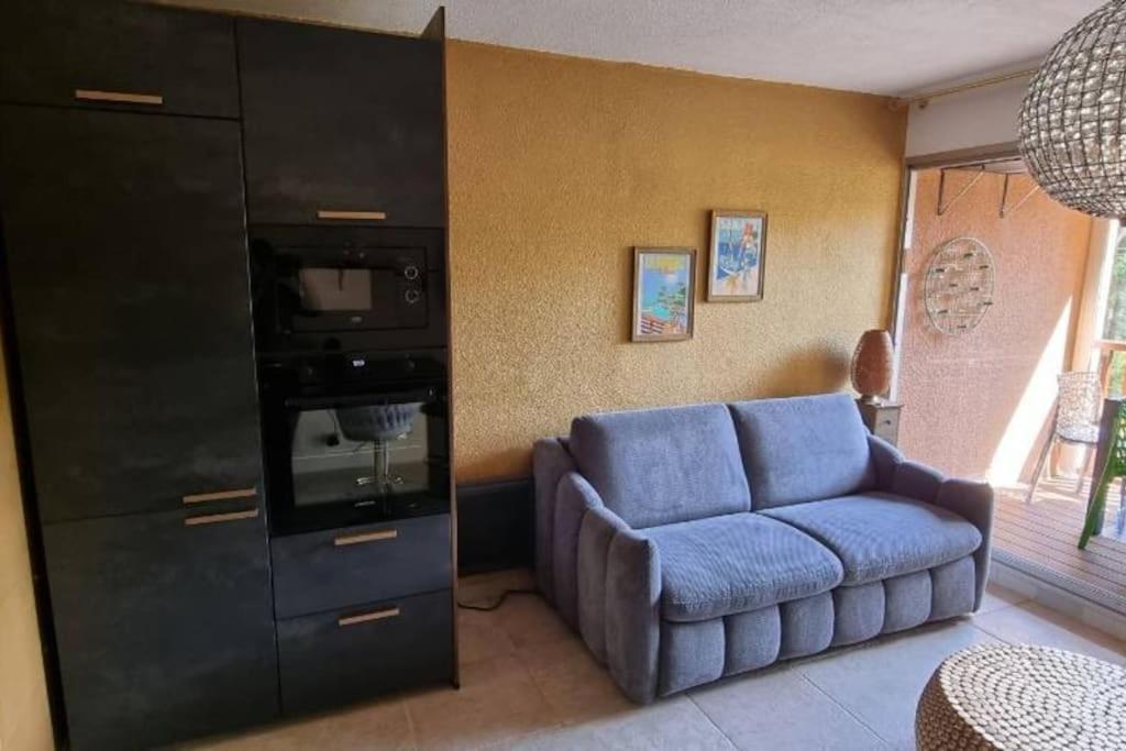 Beau Studio, Moderne, Au Calme Avec Piscine Et Parking Prive Dans Arboree Sanary-sur-Mer