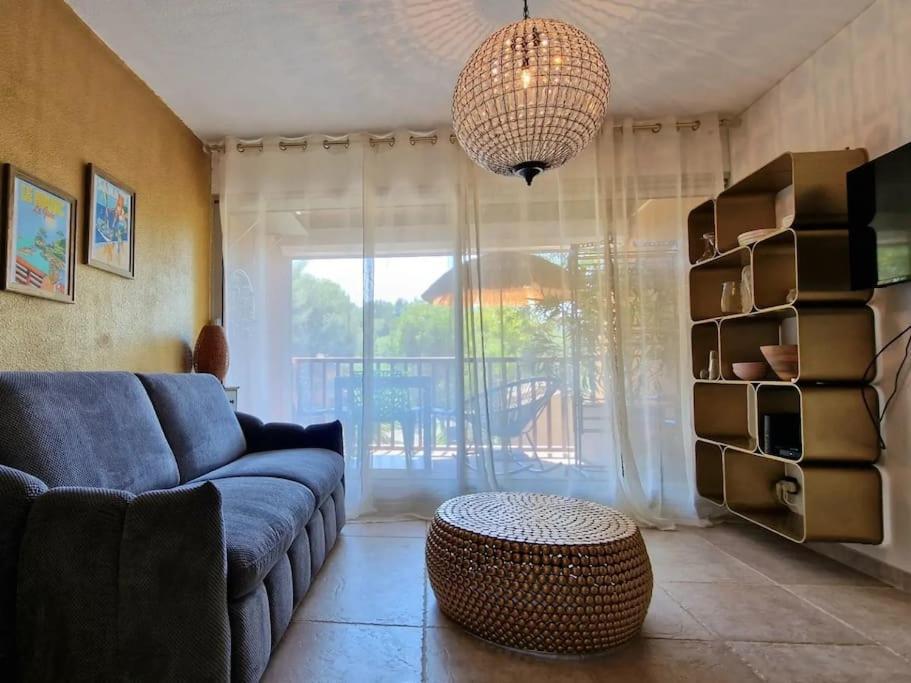 Appartement Beau Studio, Moderne, Au Calme Avec Piscine Et Parking Prive Dans Arboree Sanary-sur-Mer